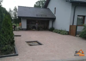 Elegancki podjazd brukowany kostką betonową, żory