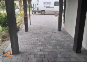 Elegancki podjazd brukowany kostką betonową, żory